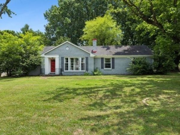 2009 Lebanon Pike , Nashville, TN 37210