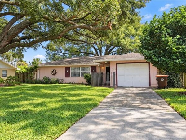 146 11th Court , Vero Beach, FL 32962