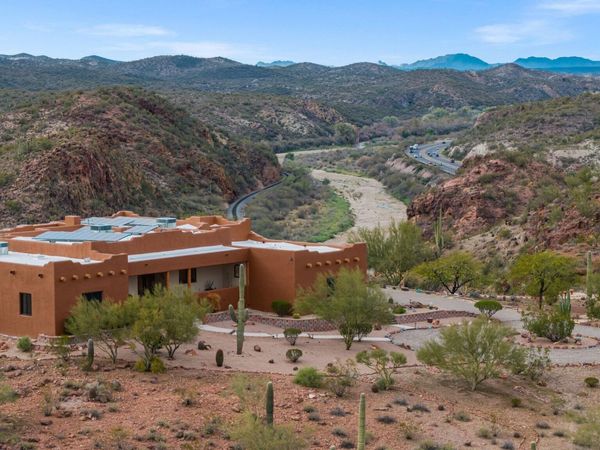 44010 N US HWY 60, Morristown, AZ 85342