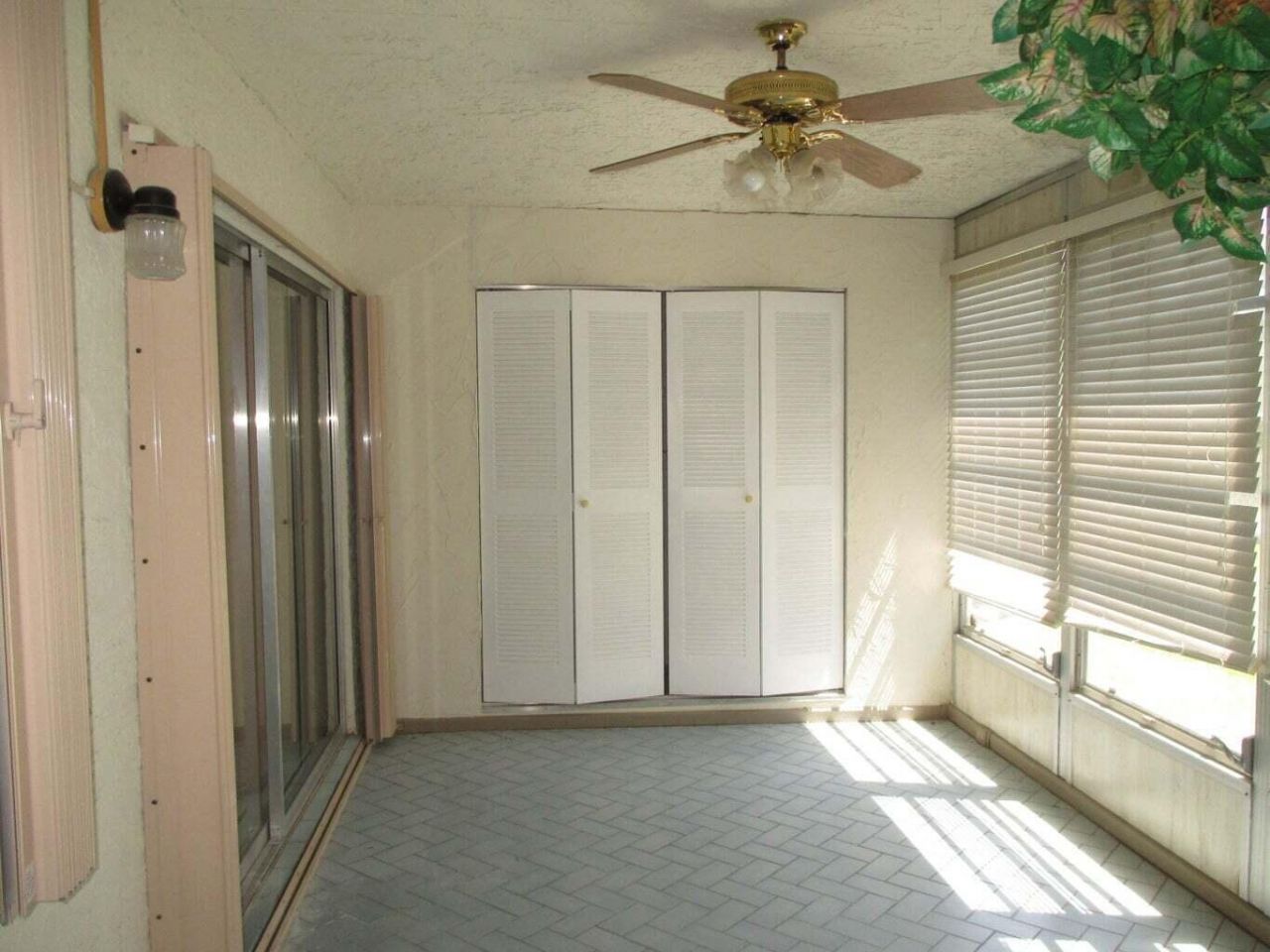 194 Lake Susan Lane, West Palm Beach, FL 33411 Photo