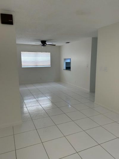 194 Lake Susan Lane, West Palm Beach, FL 33411 Photo
