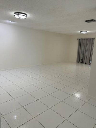 194 Lake Susan Lane, West Palm Beach, FL 33411 Photo