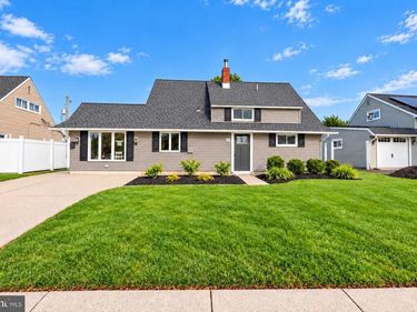 46 NEWBERRY LANE, LEVITTOWN, PA 19054