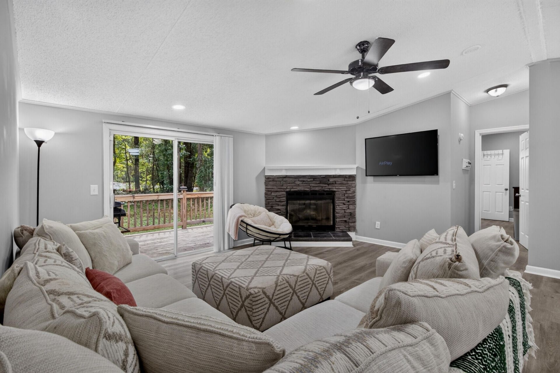 3952 Clover Hill Road Photo 4