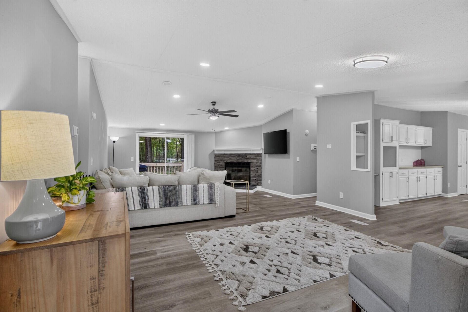 3952 Clover Hill Road Photo 8