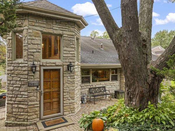 26811 N Oakdale Lane, Mundelein, IL 60060