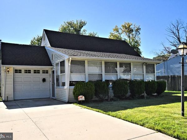 138 VILLAGE LANE, LEVITTOWN, PA 19054
