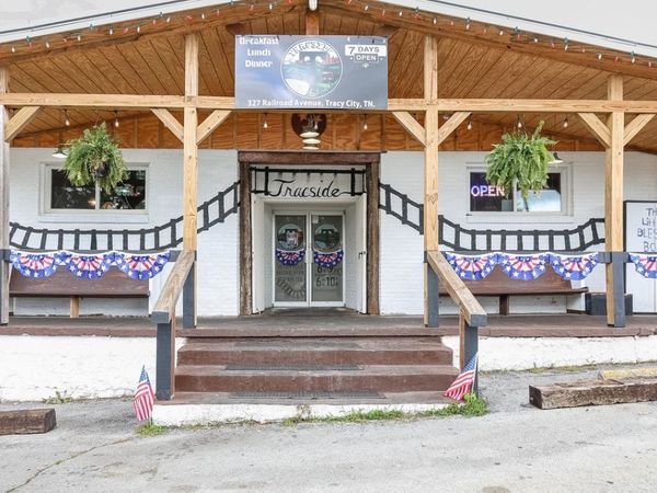 327 Railroad Ave , Tracy City, TN 37387