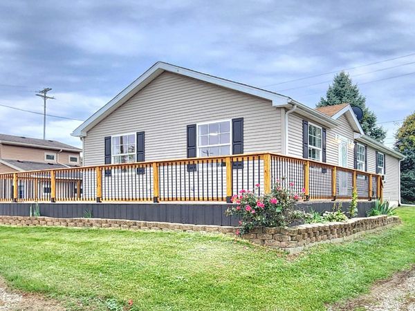 9827 N Lincoln Road, Syracuse, IN 46567