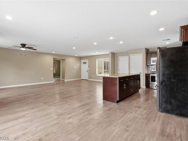 2240 Conchita Street , Las Vegas, NV 89108