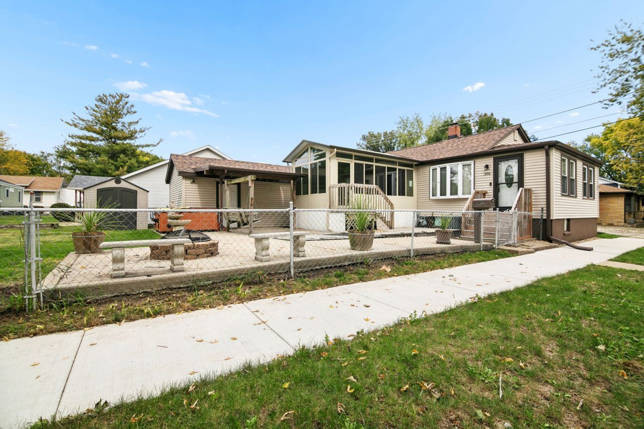 396 S Grand Avenue, Bradley, IL 60915 Main Photo