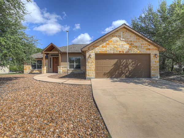 1184 Summit BLF, Canyon Lake, TX 78133