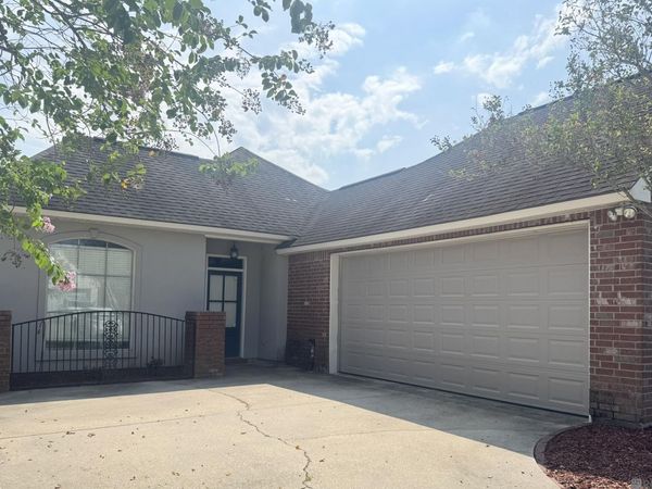 12446 Dutchtown Villa Dr, Geismar, LA 70734