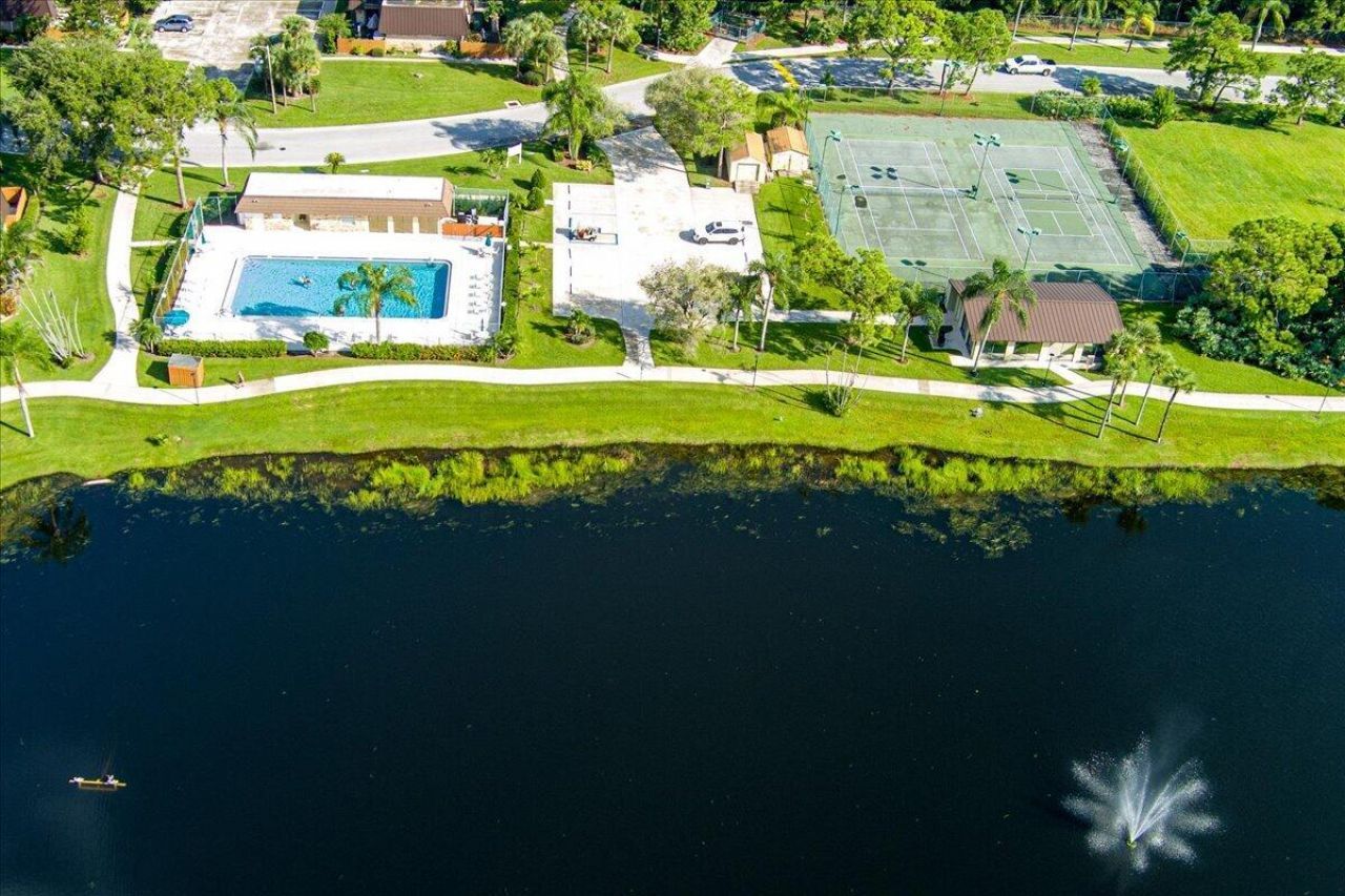 5714 SE Windsong Lane, Unit 327, Stuart, FL 34997 Photo