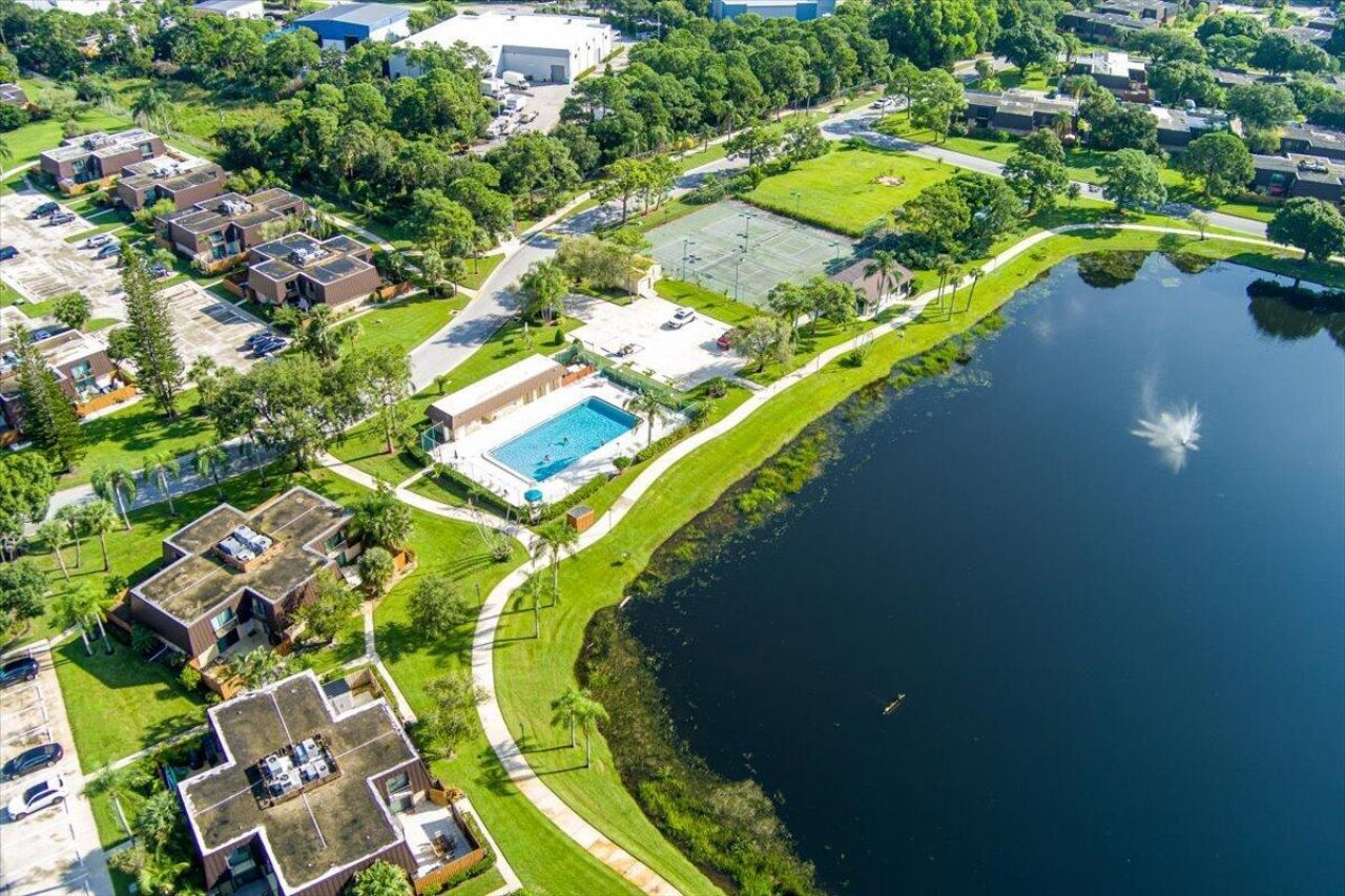 5714 SE Windsong Lane, Unit 327, Stuart, FL 34997 Photo