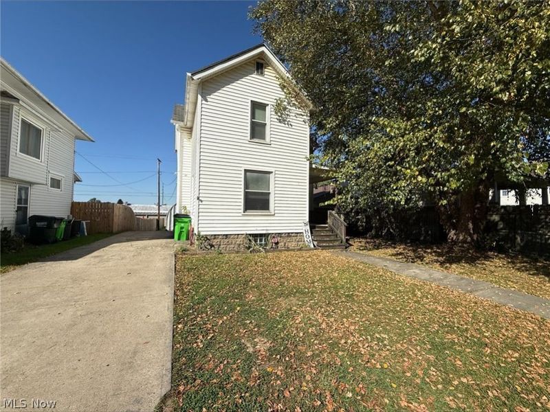 137 N 15th Street, Coshocton, OH 43812 Photo 2