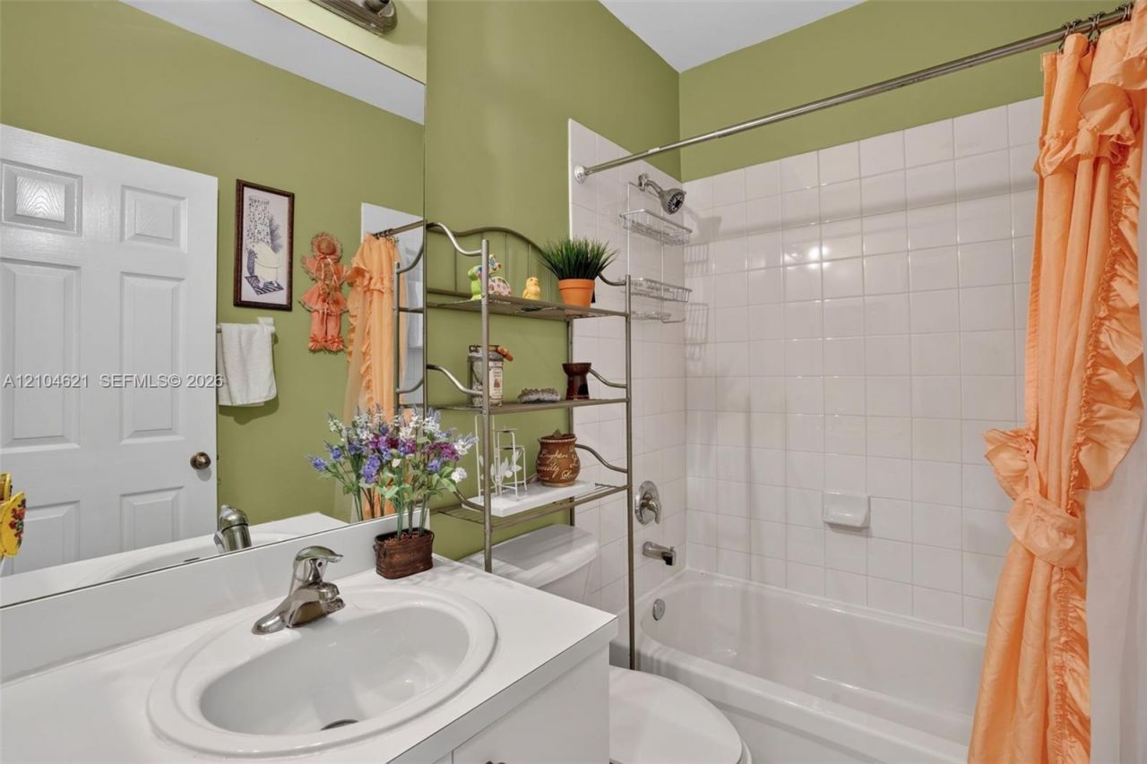 1490 NE 33rd Rd, Unit 104-18, Homestead, FL 33033 Photo