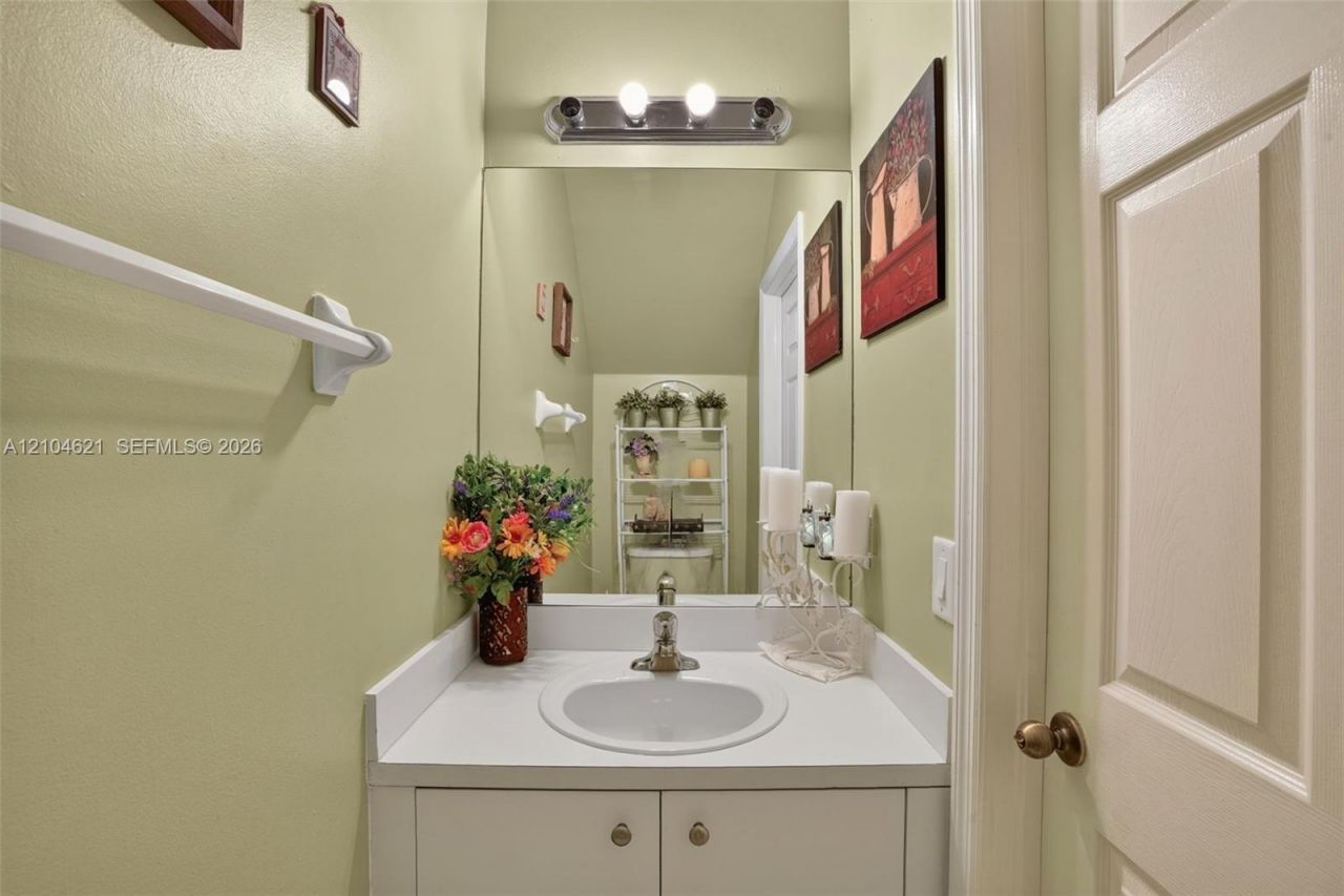 1490 NE 33rd Rd, Unit 104-18, Homestead, FL 33033 Photo