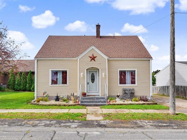 117 N West Street, Earlville, IA 52041