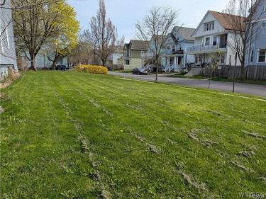 393 Hampshire Street, Buffalo, NY 14213