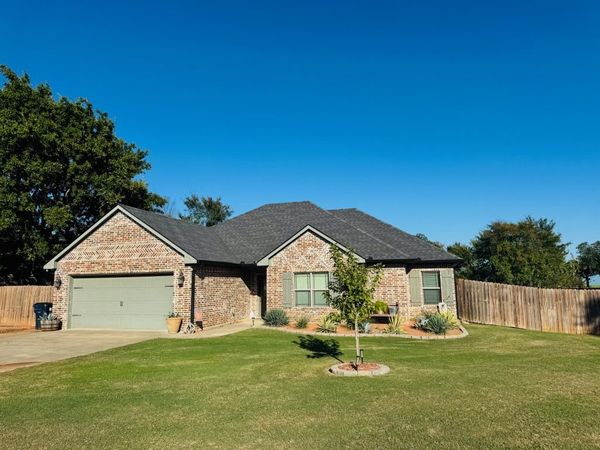 573 Edgewood Circle , Durant, OK 74701
