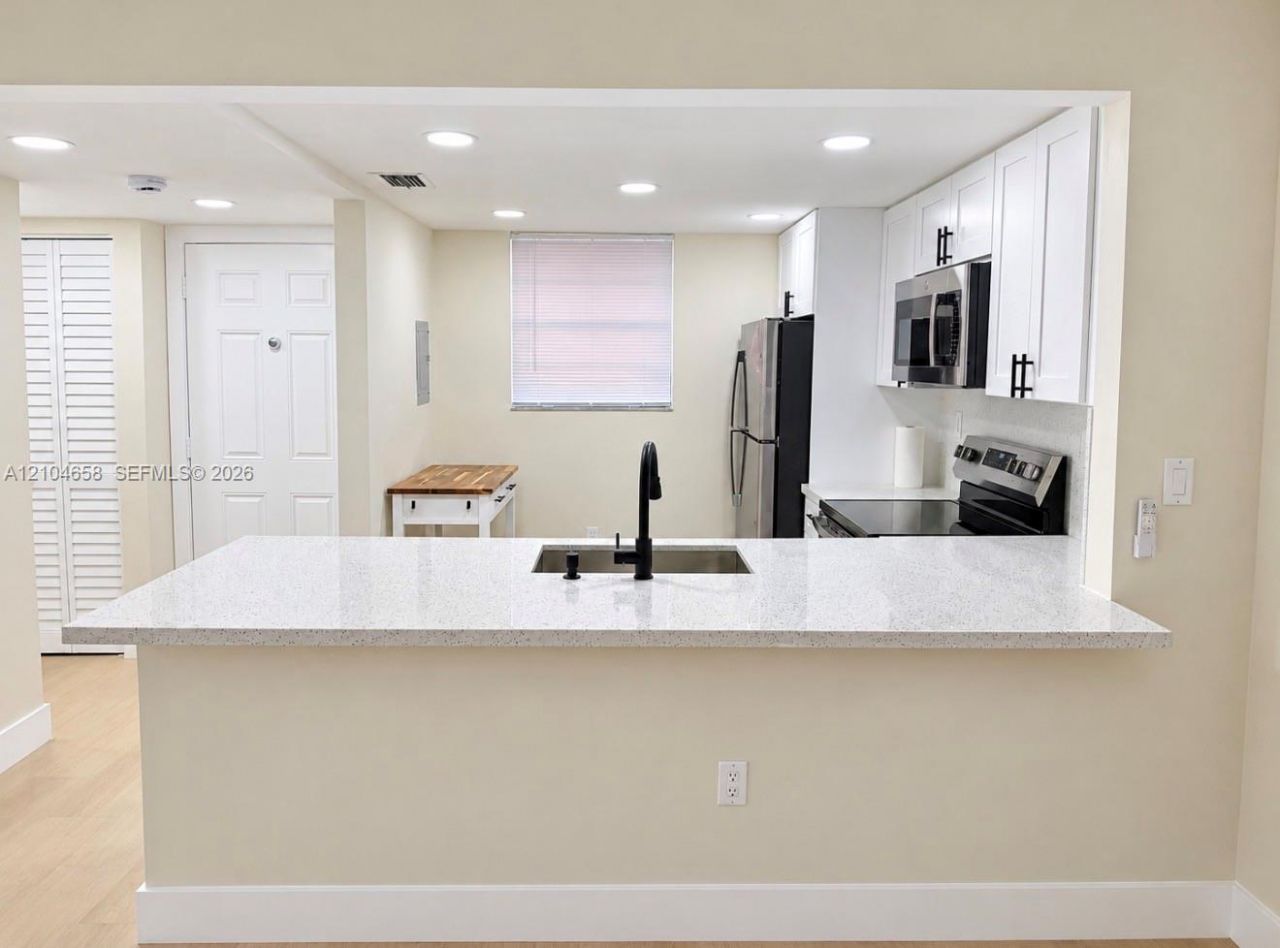 10625 SW 112th Ave, Unit 311, Miami, FL 33176 Photo