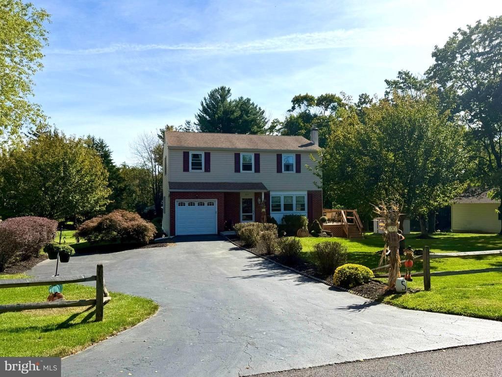 902 VALLEY ROAD , BLUE BELL, PA 19422