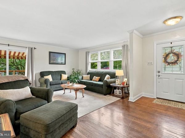 902 VALLEY ROAD, BLUE BELL, PA 19422
