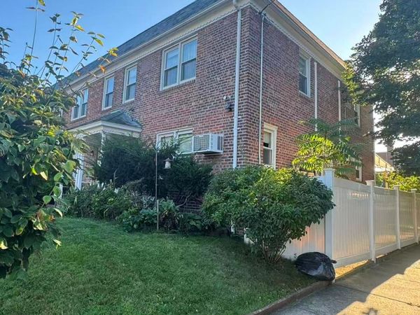 75-02 168th Street , Fresh Meadows, NY 11366