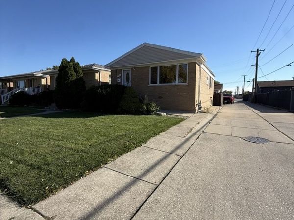 7843 NATCHEZ Avenue , Burbank, IL 60459