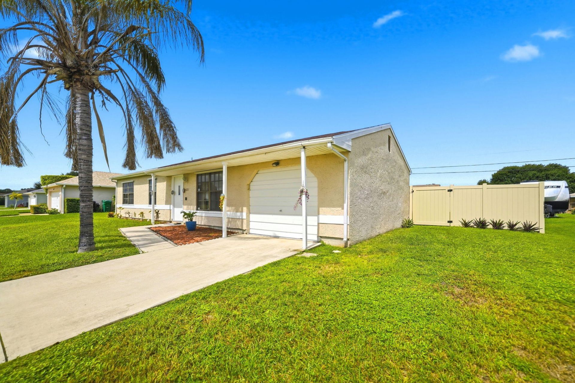 621 SW Stillman Avenue, Port Saint Lucie, FL 34953 Photo