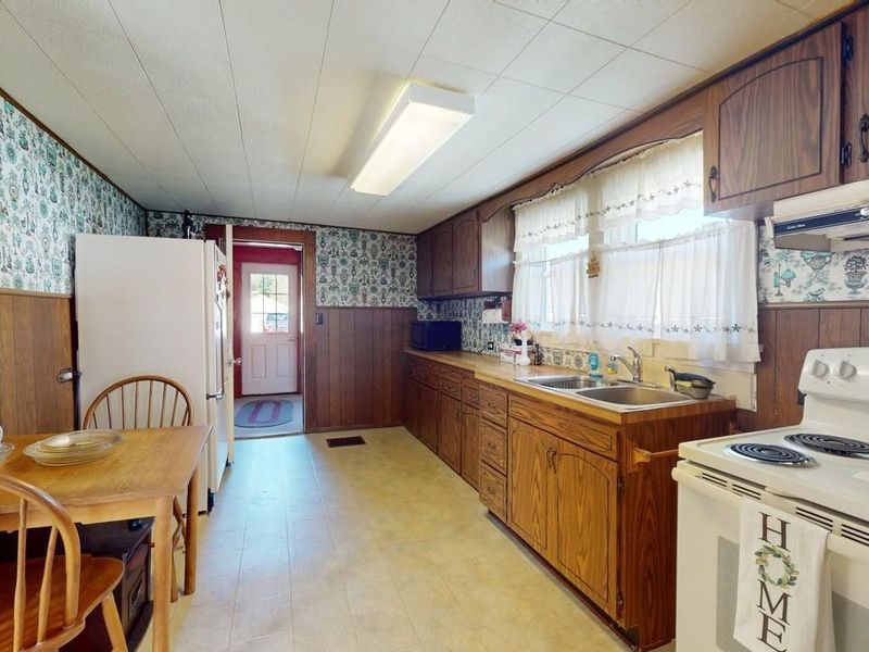 14 Jackson Street, Monroeville, OH 44847 Photo 9