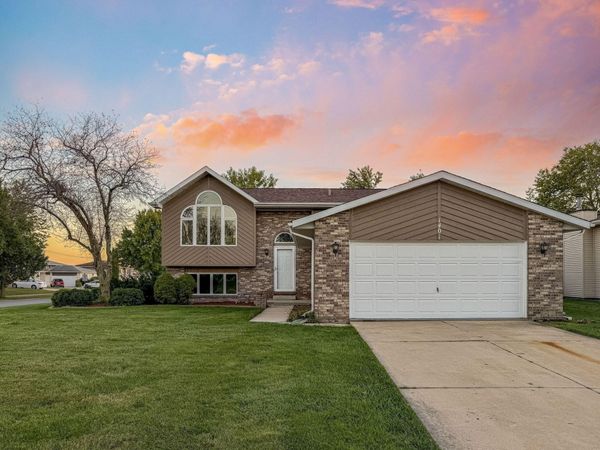 1401 W 97th Place , Crown Point, IN 46307
