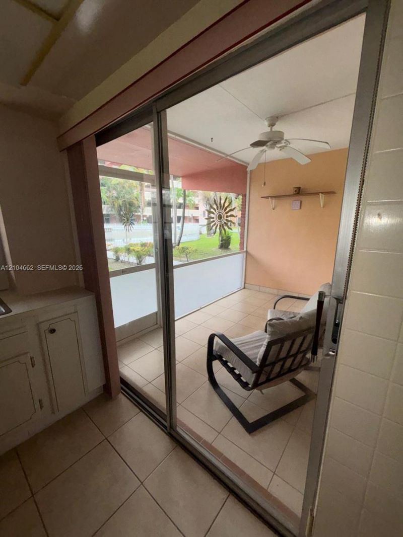 180 NE 12th Ave , Unit 12A, Hallandale Beach, FL 33009 Photo