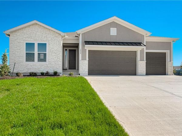 1833 SW Arbor Park Drive, Lee's Summit, MO 64082