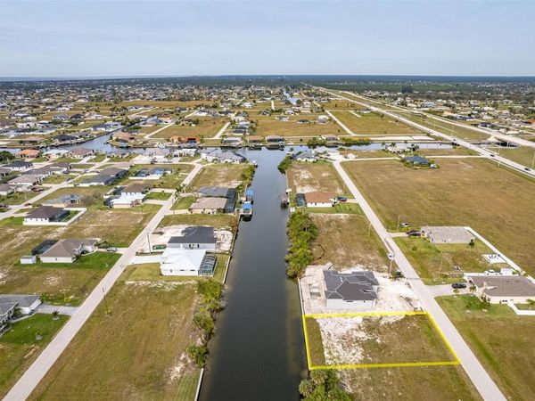914 NW 32ND PLACE , CAPE CORAL, FL 33993