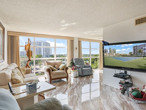 600 PARKVIEW Drive, Unit 703, Hallandale Beach, FL 33009
