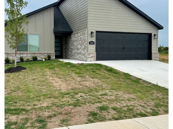 624 NW 63rd Avenue , Bentonville, AR 72713