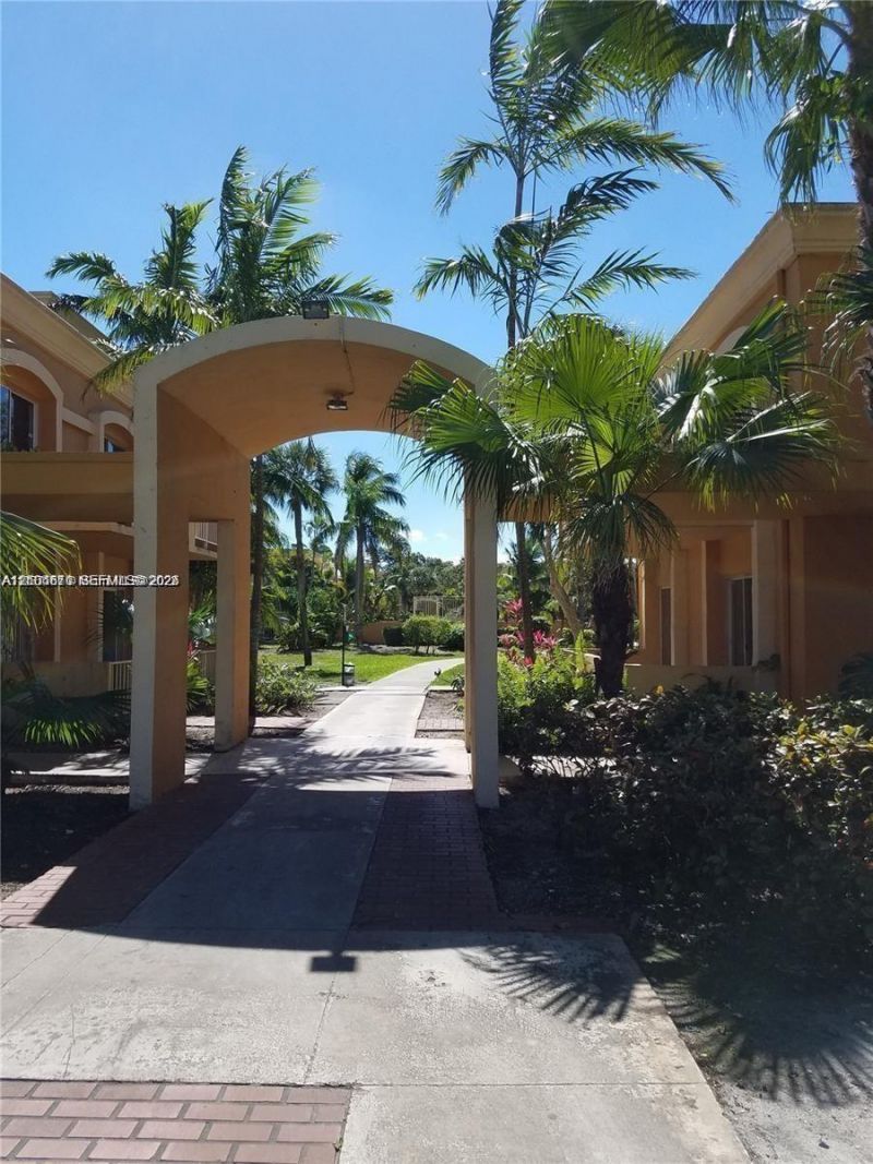 17901 NW 68th Ave, Unit R102, Hialeah, FL 33015 Photo