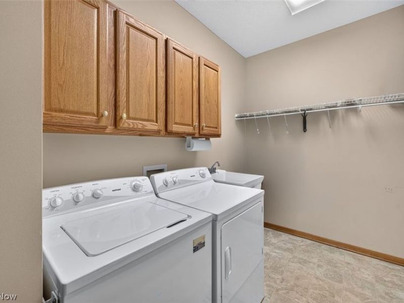 2046 University Commons Drive SE, Massillon, OH 44646 Photo 24
