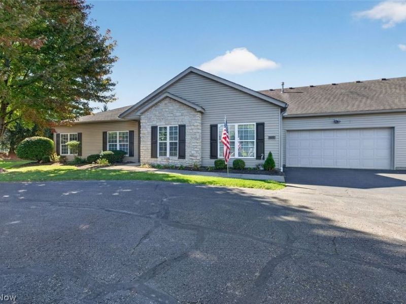 2046 University Commons Drive SE, Massillon, OH 44646 Photo 3