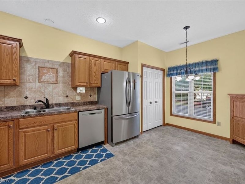 2046 University Commons Drive SE, Massillon, OH 44646 Photo 7