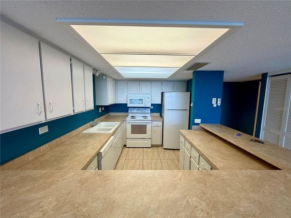 450 TREASURE ISLAND CWY , Unit 302, TREASURE ISLAND, FL 33706