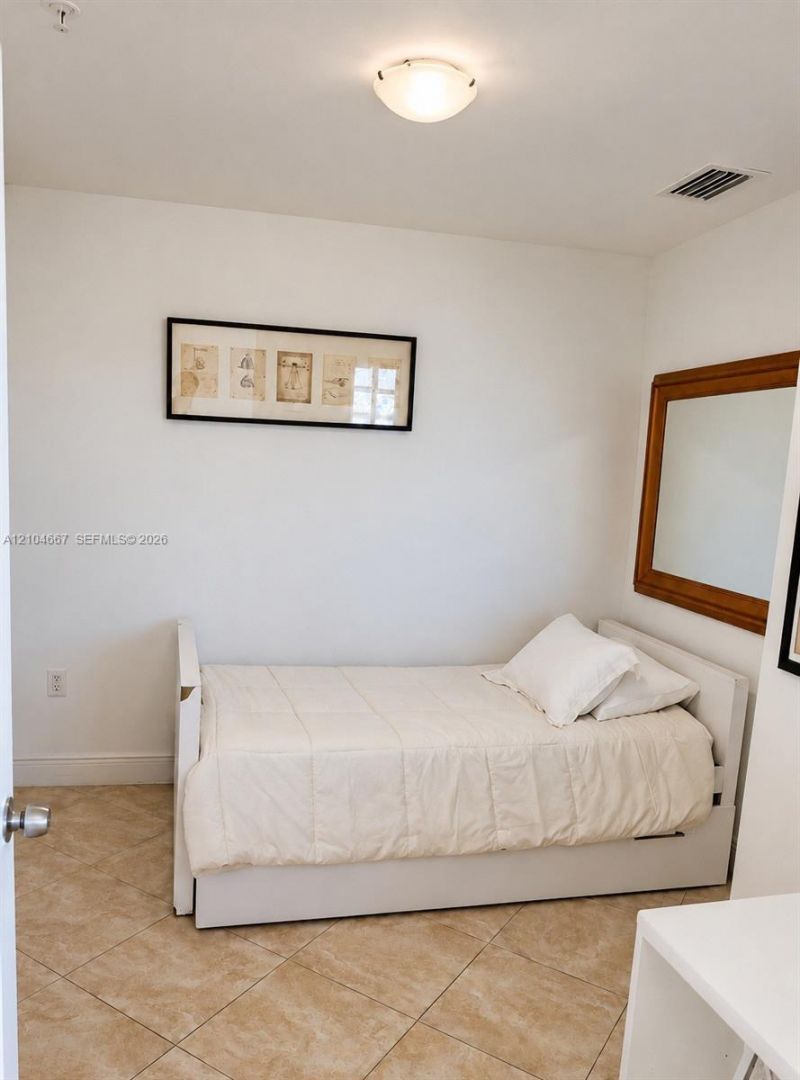 5601 Collins Ave , Unit M1, Miami Beach, FL 33140 Photo
