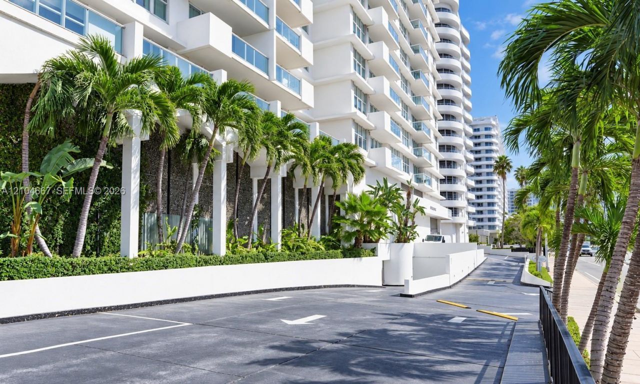 5601 Collins Ave , Unit M1, Miami Beach, FL 33140 Photo