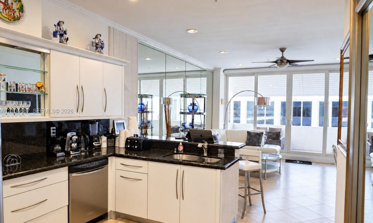 5601 Collins Ave , Unit M1, Miami Beach, FL 33140 Photo