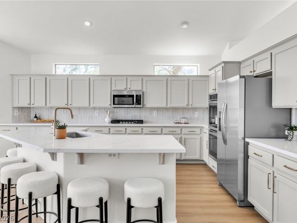 10332 Falls Church Avenue , Las Vegas, NV 89144