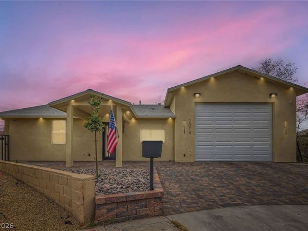 7074 Pinebrook Court , Las Vegas, NV 89147