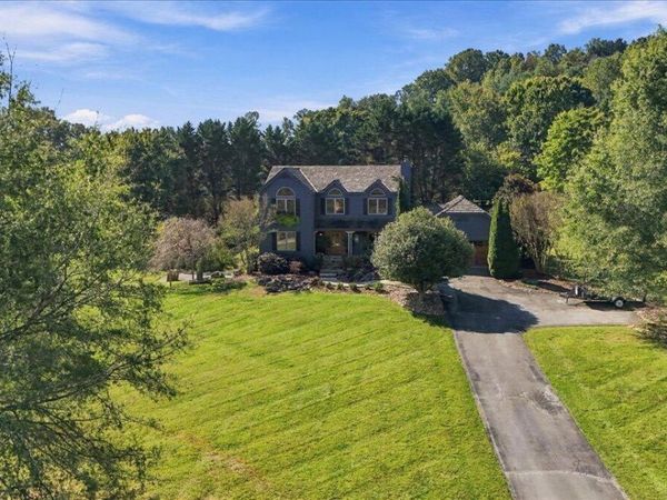 217 Lake Meadow Drive, Gray, TN 37615