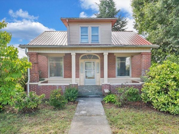 703 Henry ST, Gretna, VA 24557